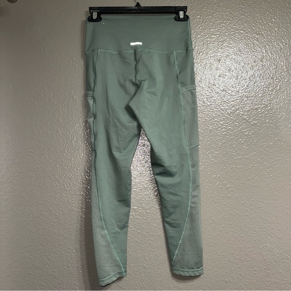 Aerie chill play move green leggings size M - Picture 3 of 6